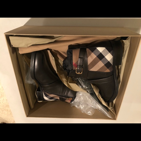Burberry ankle boots - Picture 3 of 6